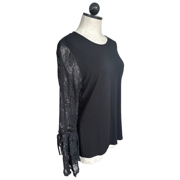 Vince Camuto Black Lace Bell Sleeve Blouse Keyhole Button Back Size Medium - Picture 6 of 16